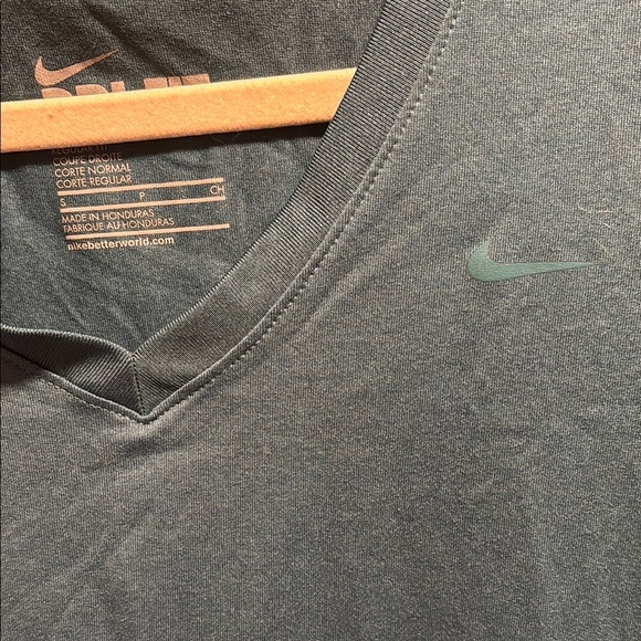 5/$25 Nike Blue Fitted Short Sleeve Tee - Picture 3 of 3